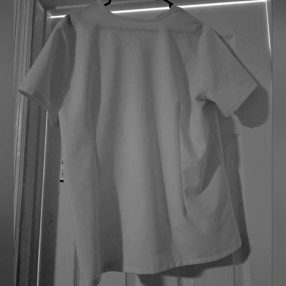 FIGS NWT Scrub Set (Pants & Shirt) - Picture 10 of 13